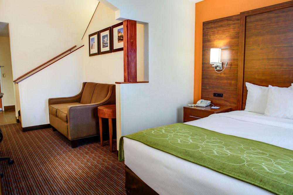 Comfort Suites Stevensville - St Joseph Dış mekan fotoğraf