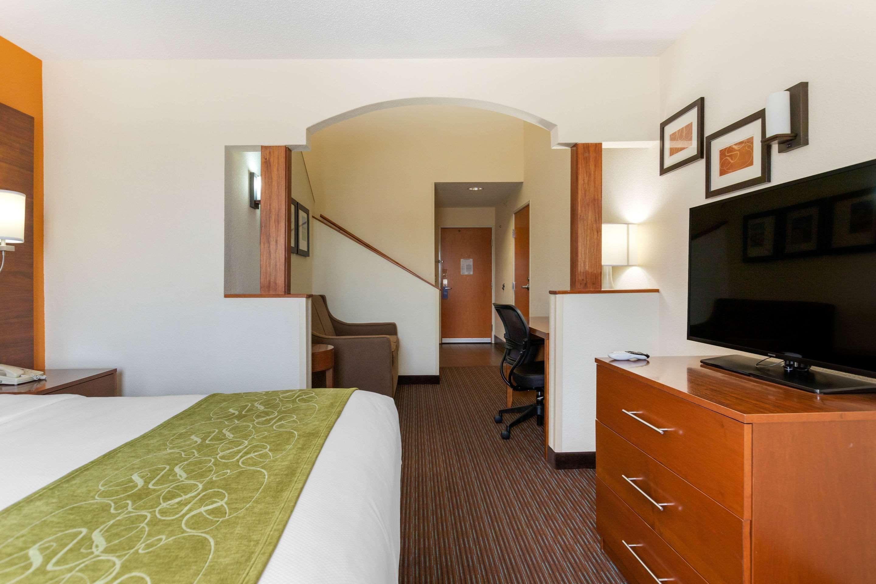Comfort Suites Stevensville - St Joseph Dış mekan fotoğraf