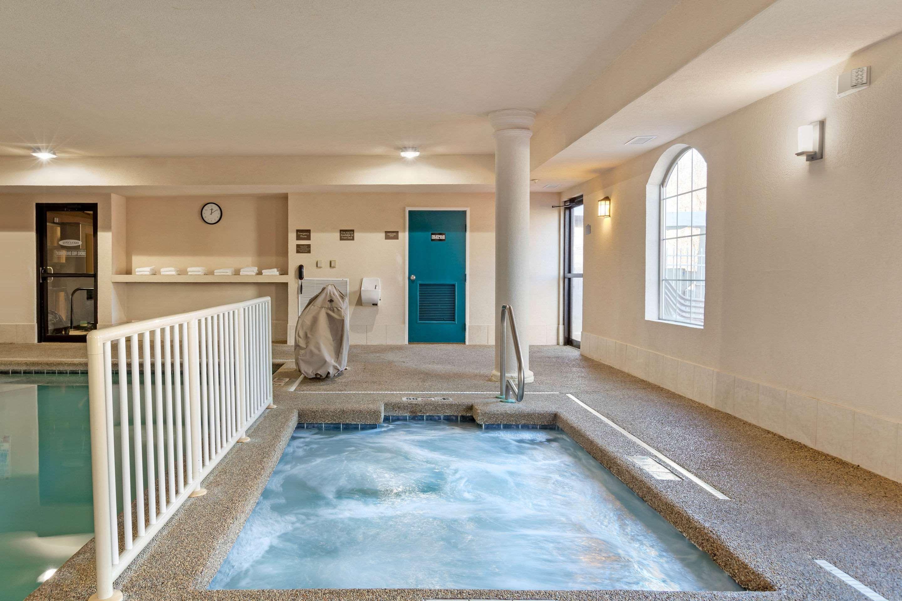 Comfort Suites Stevensville - St Joseph Dış mekan fotoğraf